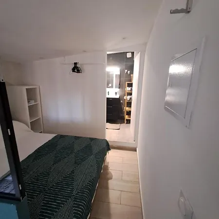 Dans Le Appartement